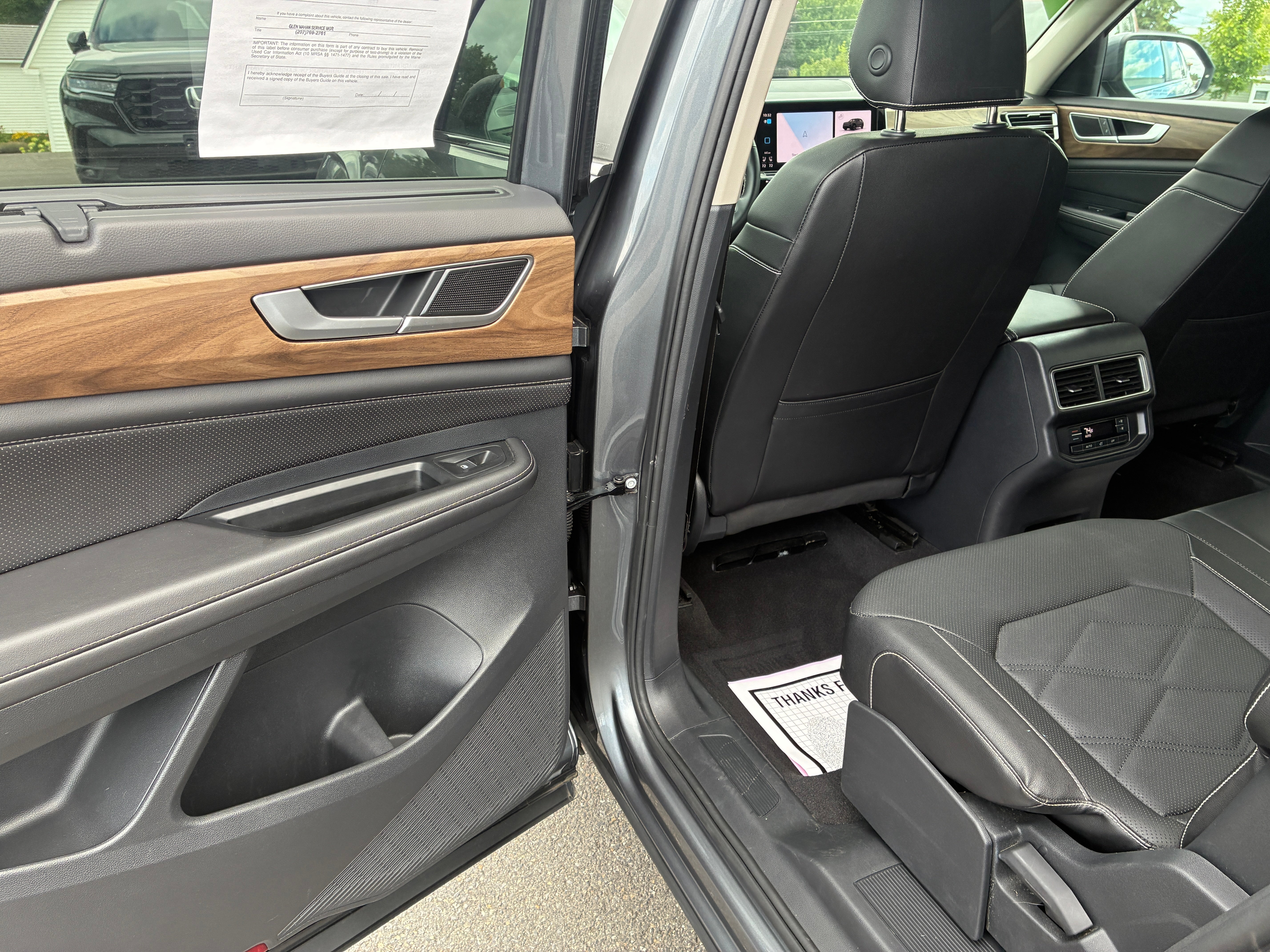 2025 Volkswagen Atlas 2.0T SE w/Technology