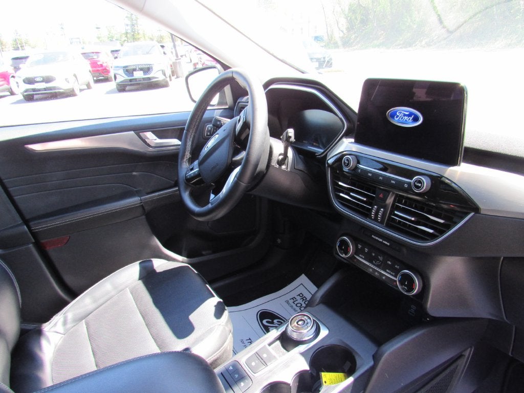 2022 Ford Escape Titanium
