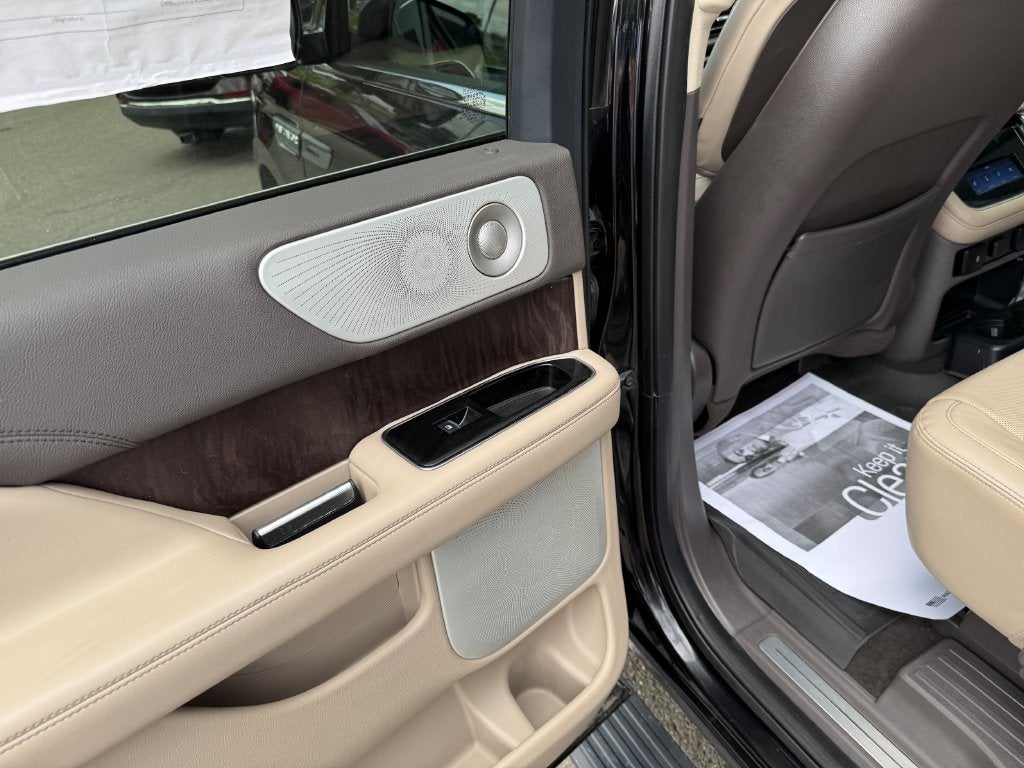 2022 Lincoln Navigator L Reserve