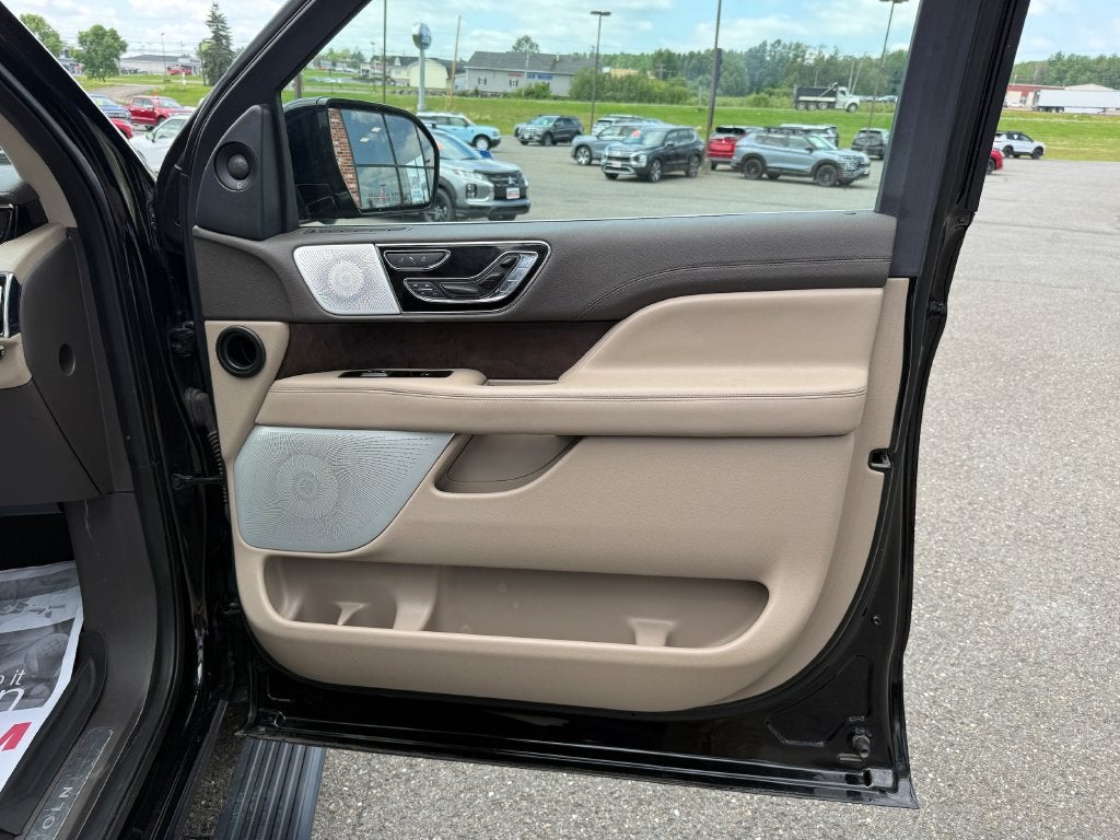 2022 Lincoln Navigator L Reserve