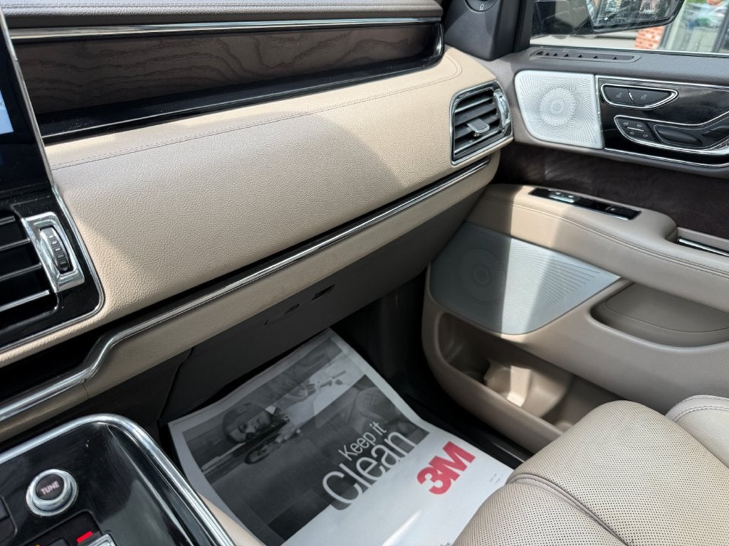2022 Lincoln Navigator L Reserve