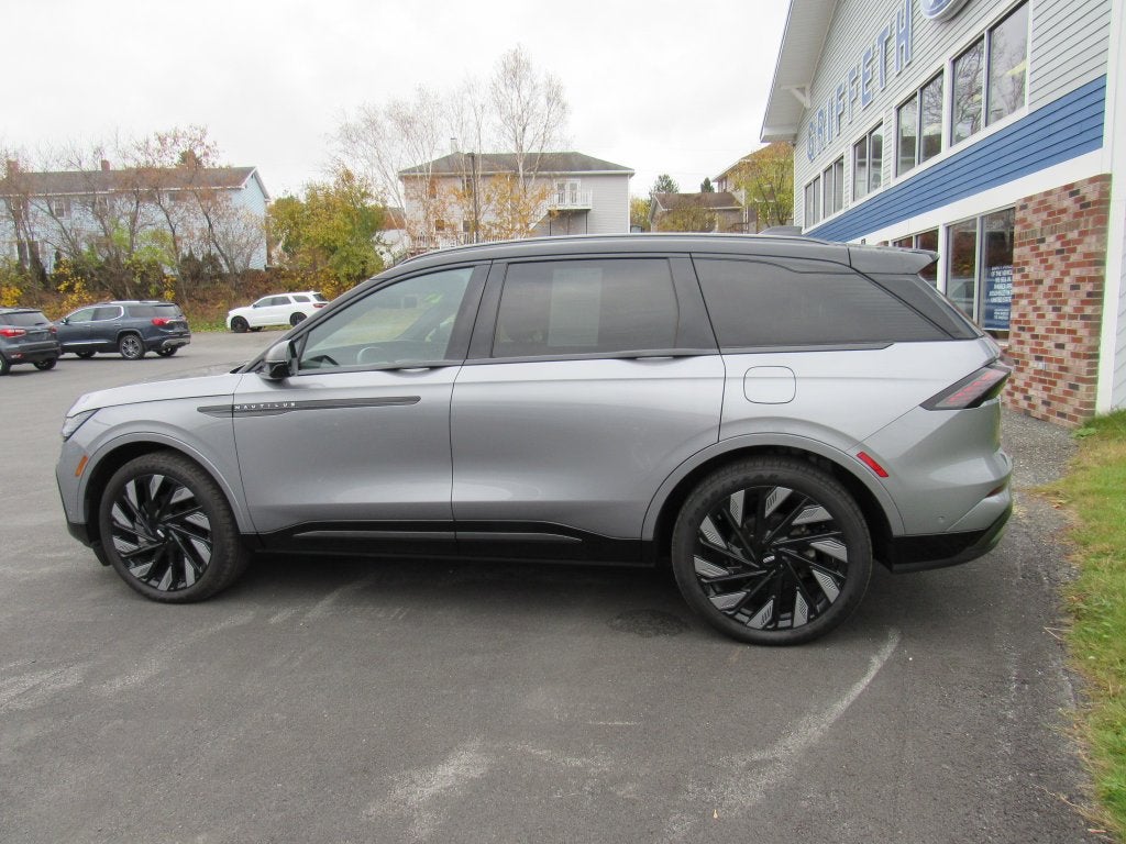 2024 Lincoln Nautilus Reserve